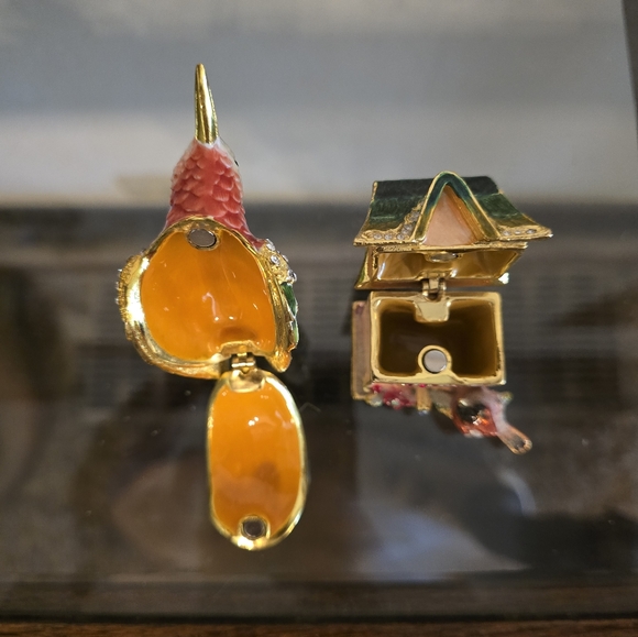 Vintage hand painted Hummingbird & Birdhouse trinket boxes. - Picture 6 of 7